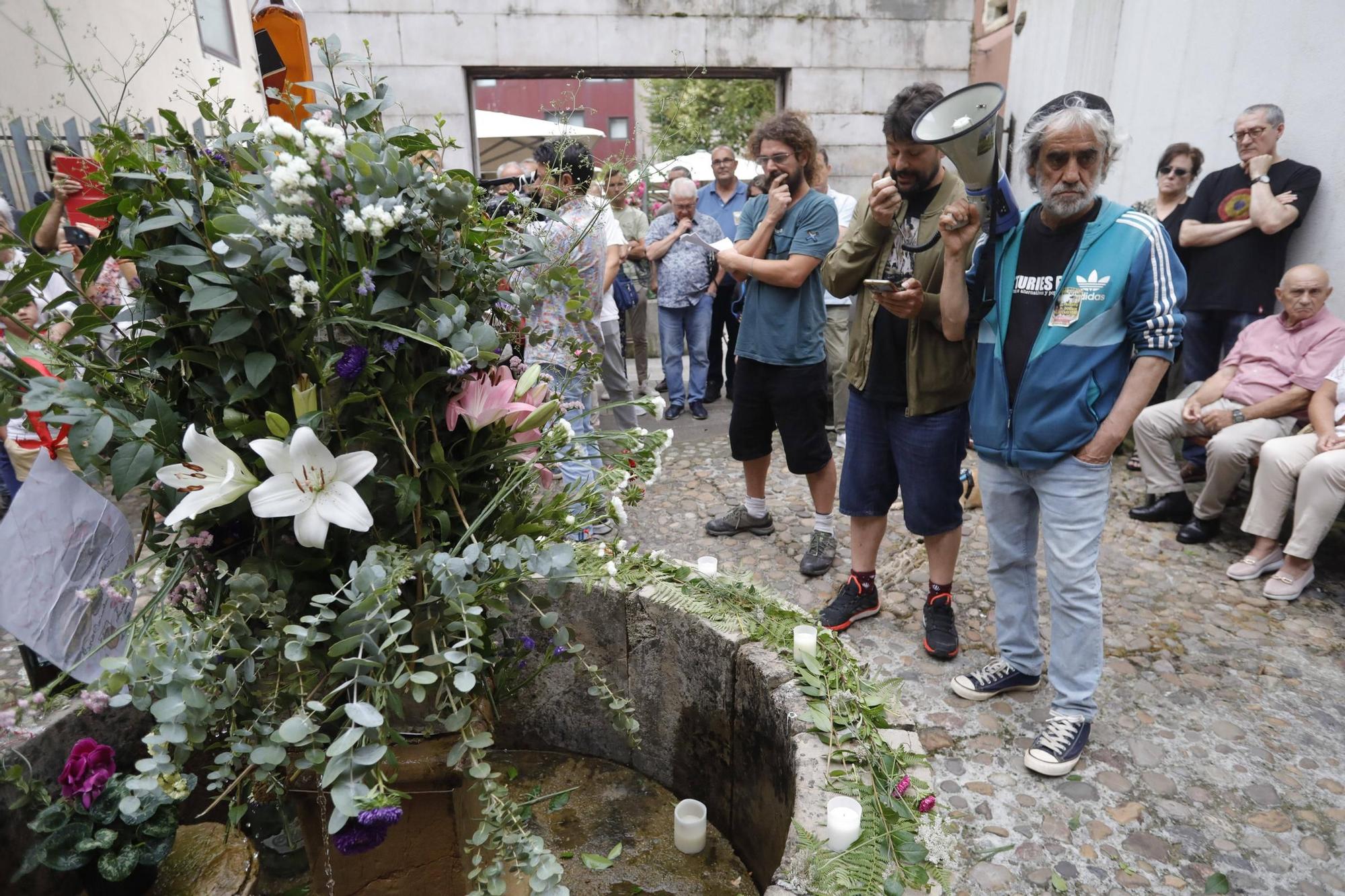 Así fue la despedida y el homenaje de amigos y clientes del Cafetón en Avilés a sus dueños, muertos en León