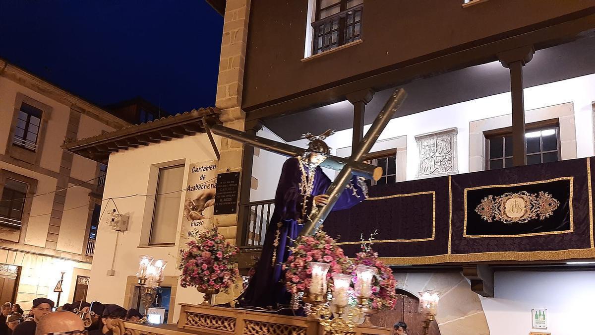VÍDEO: Procesión del Calvario en Villaviciosa