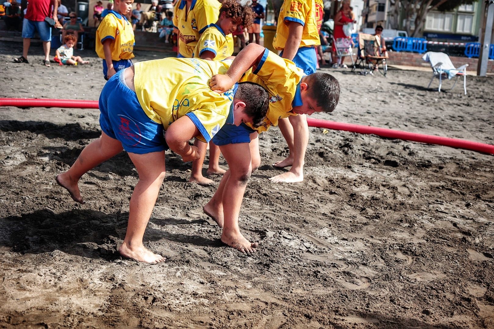 Presentación del proyecto ‘Playa y brega’ para el fomento y promoción de la lucha canaria