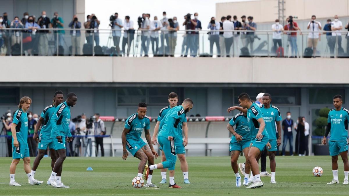 Els jugadors del Reial Madrid en una jornada de portes obertes abans de la Champions