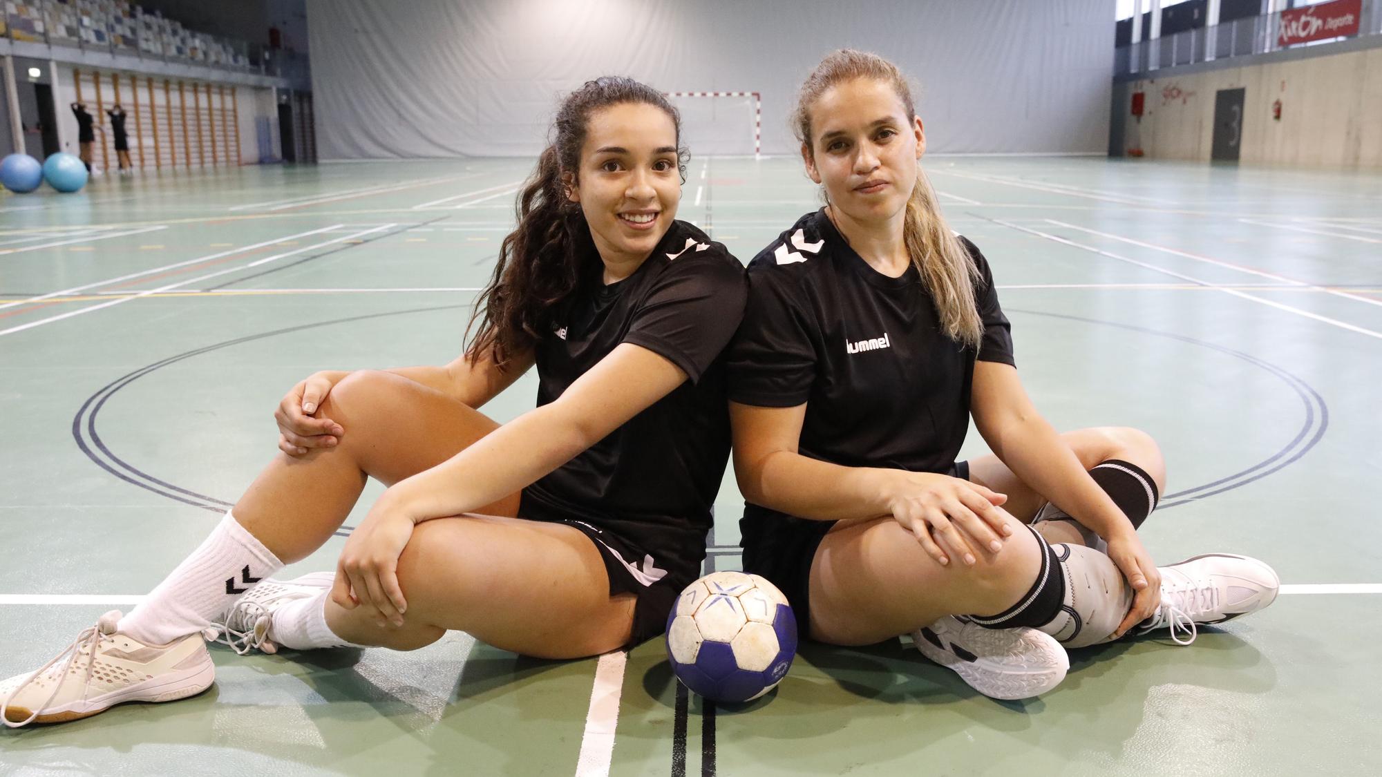 Yeruti Giménez y Marizza Faría, en el pabellón gijonés de La Tejerona.