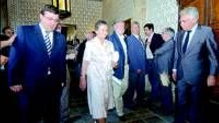 Plasencia reúne a personalidades en una cena en honor a Simone Veil