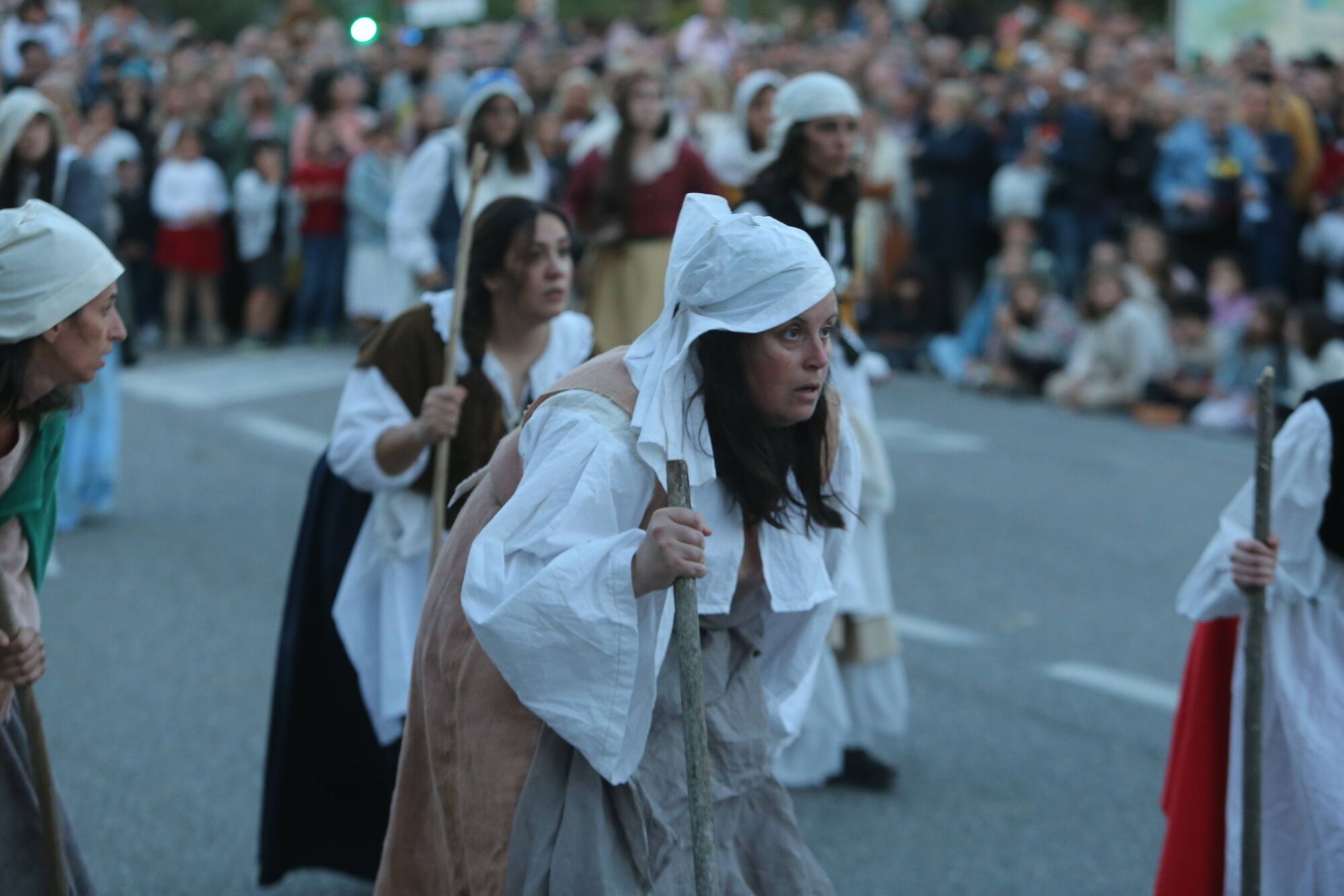 REPRESENTACION TEATRAL DE LA INVASION TURCA DEFENSA DA VILA POR LAS CALLES DE CANGAS
