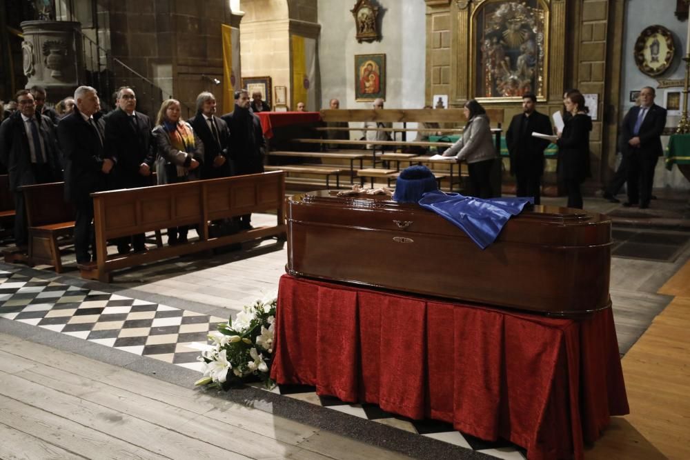 Funeral por el profesor Costa