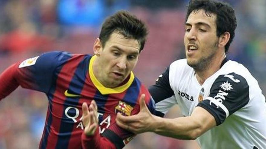 Un Barça bipolar perd davant del València i posa en risc el liderat