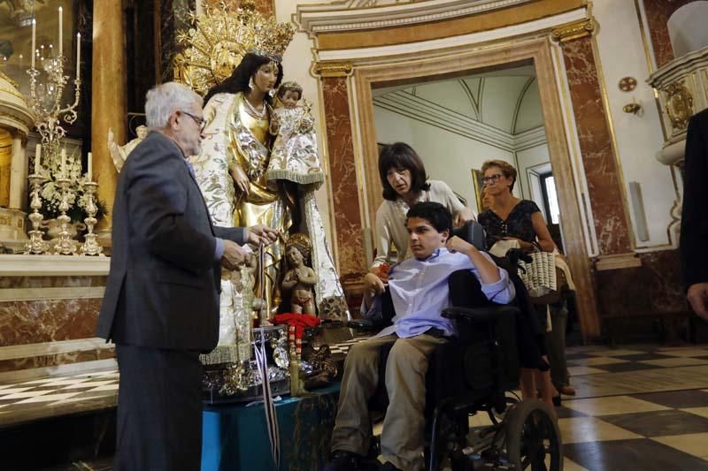 Besamanos en la Plaza de la Virgen