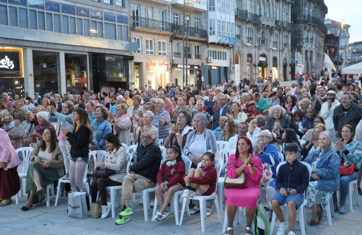 El público disfrutó ayer del espectáculo. |  J. Lores