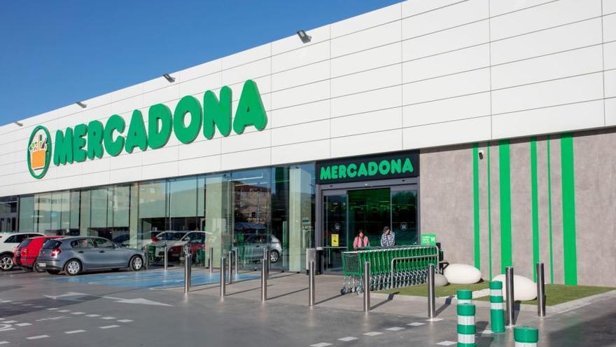 Exterior del nuevo supermercado eficiente que Mercadona ha abierto en Alcantarilla
