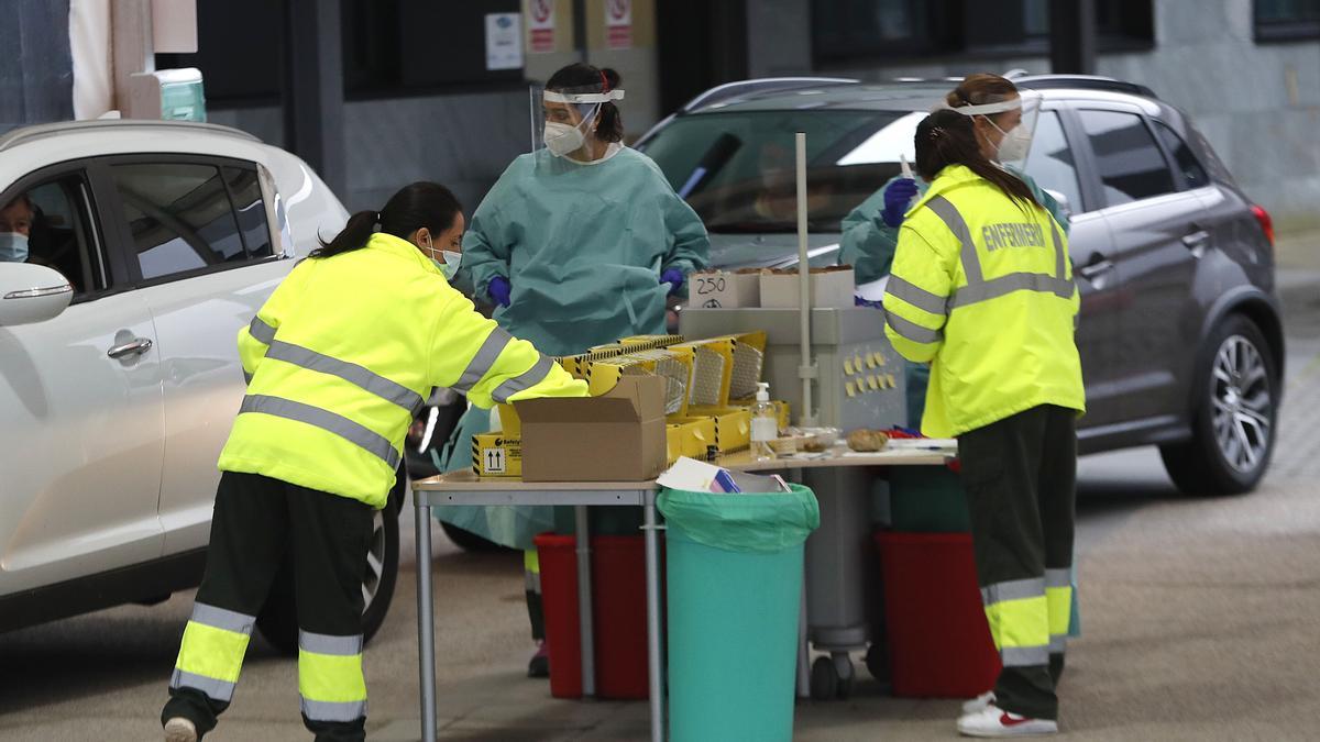 Pruebas para detectar el coronavirus en el Álvaro Cunqueiro