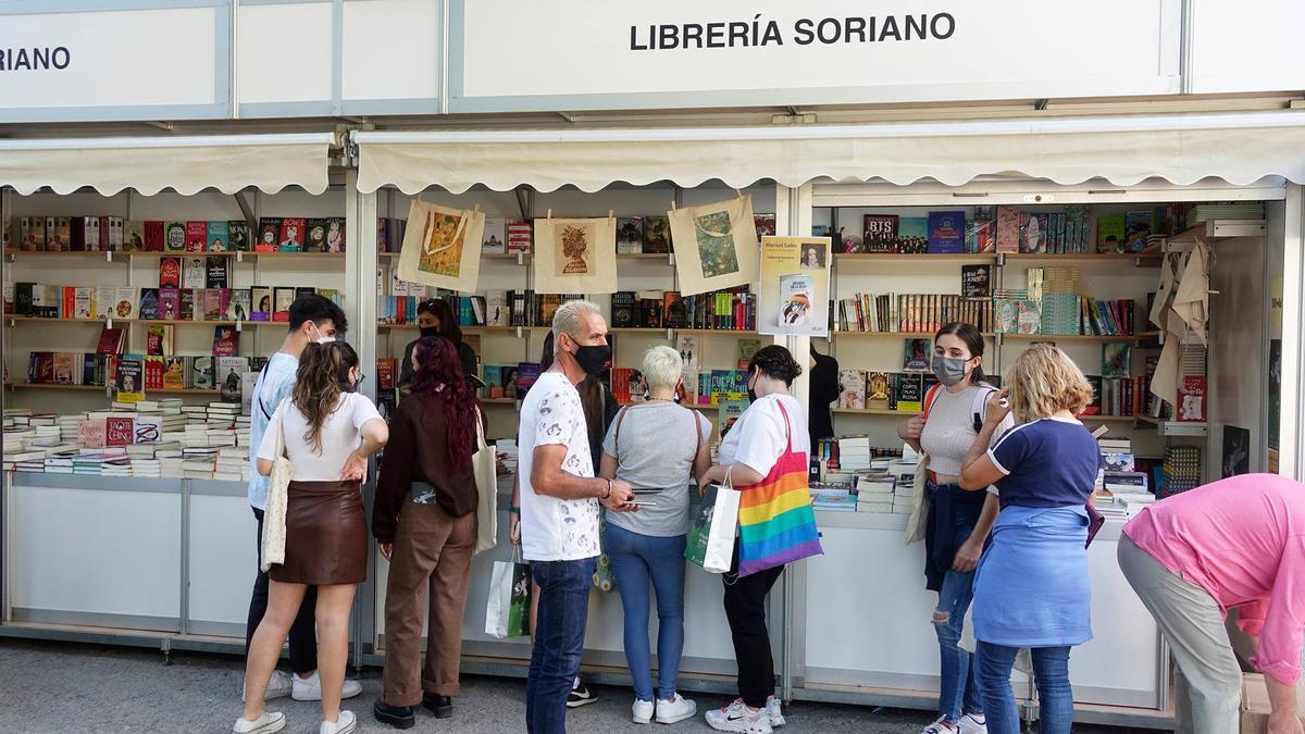 Visitantes de la Fira del Llibre.