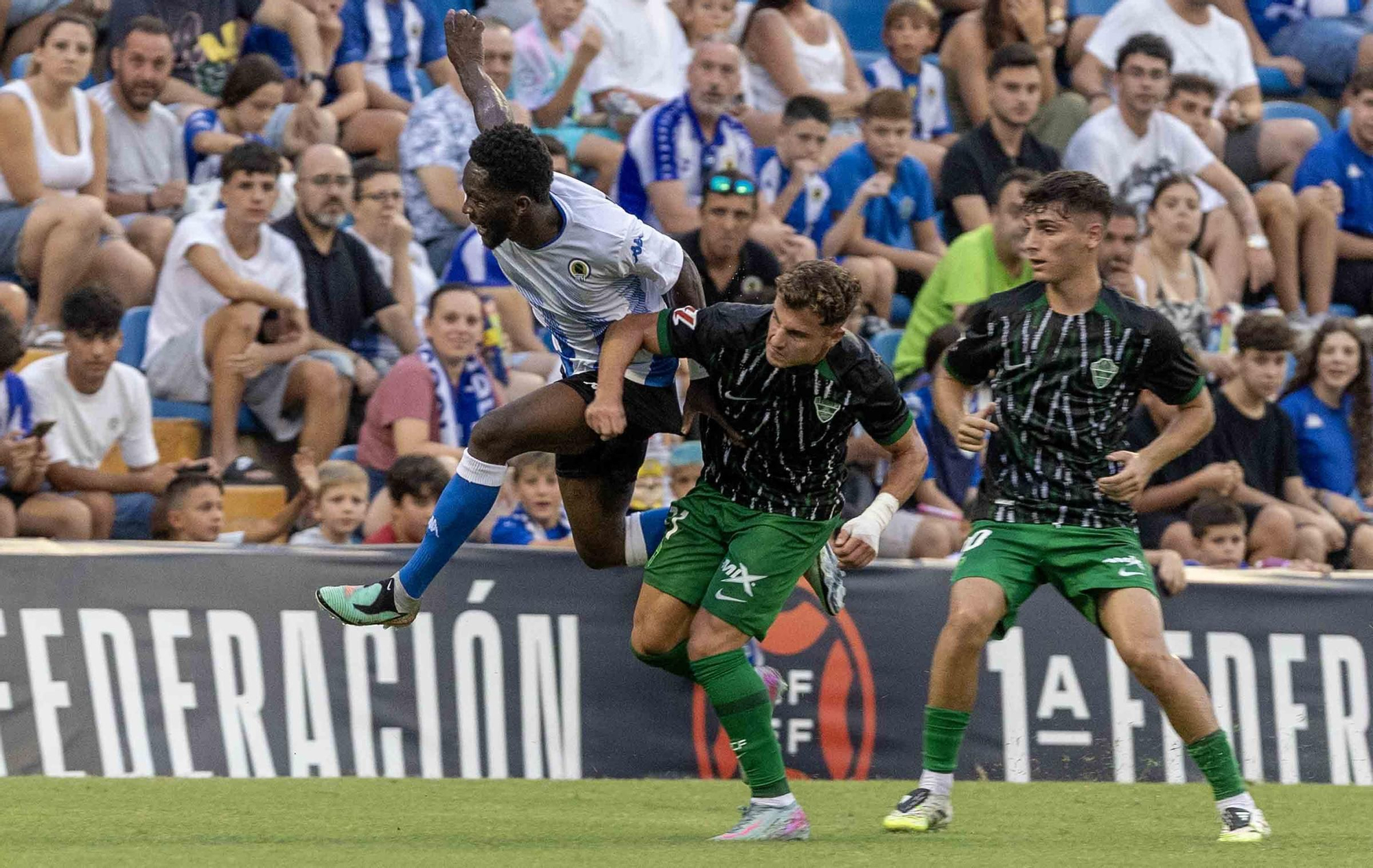 El Hércules se impone 2-0 al Elche en un derbi de nivel en el Rico Pérez