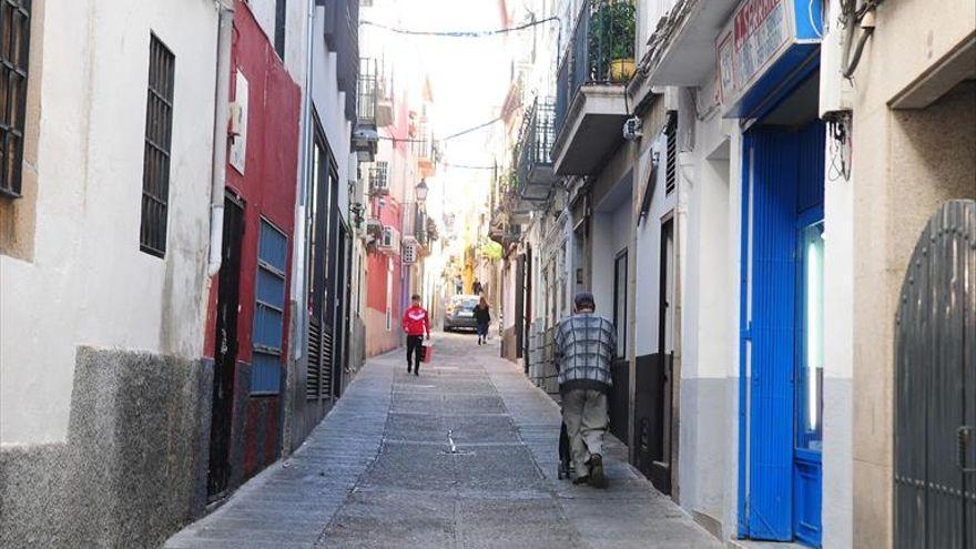 Los vecinos de la calle Cartas de Plasencia llevan años quejándose de los ruidos.