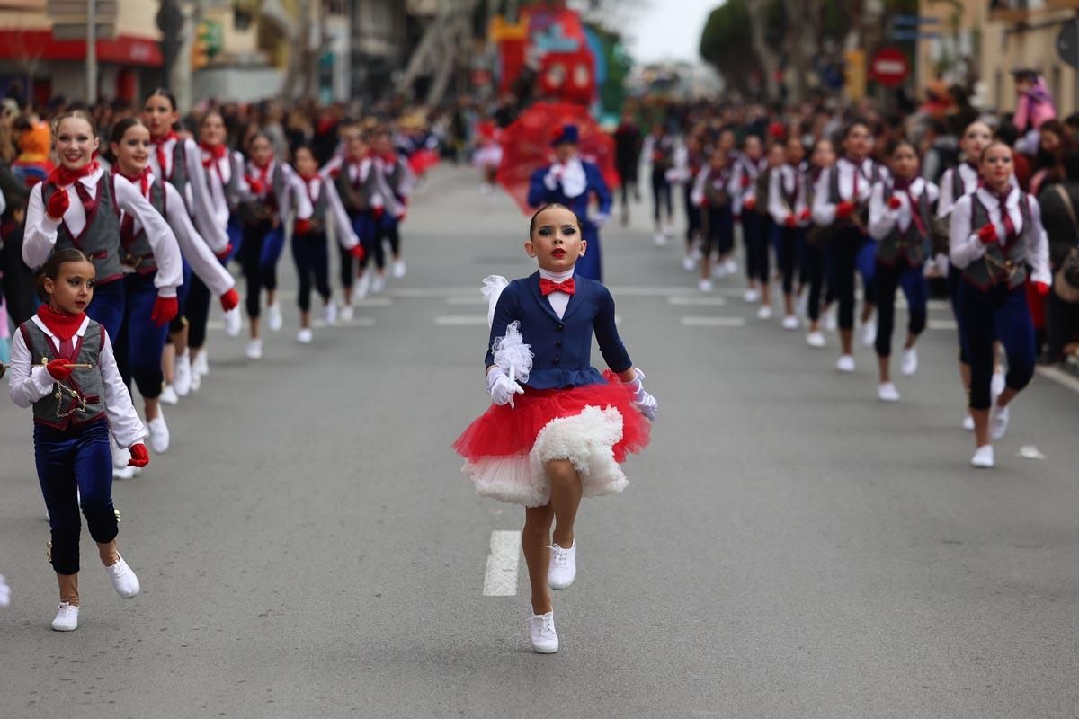 Búscate en las imágenes de la rúa de Carnaval de Ibiza
