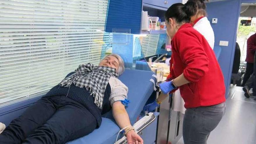 La unidad móvil para donar sangre llega a Llanes