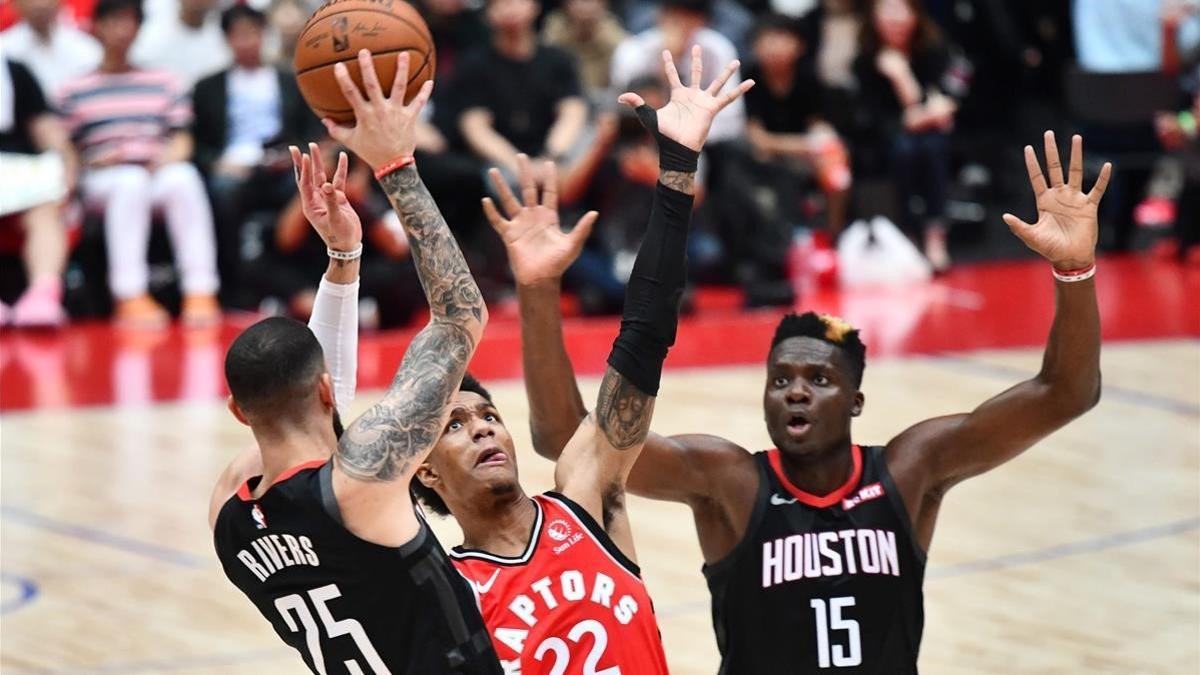 Un momento del partido de pretemporada en Tokio entre Toronto y Houston.