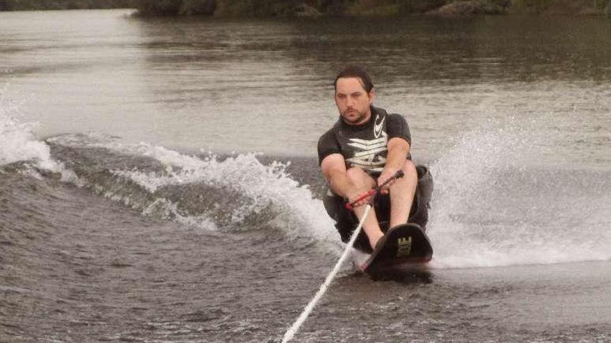 Gonzalo Suárez, en una de las pruebas en Barra de Miño.