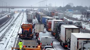 Colapso en la A-2 tras una nevada.
