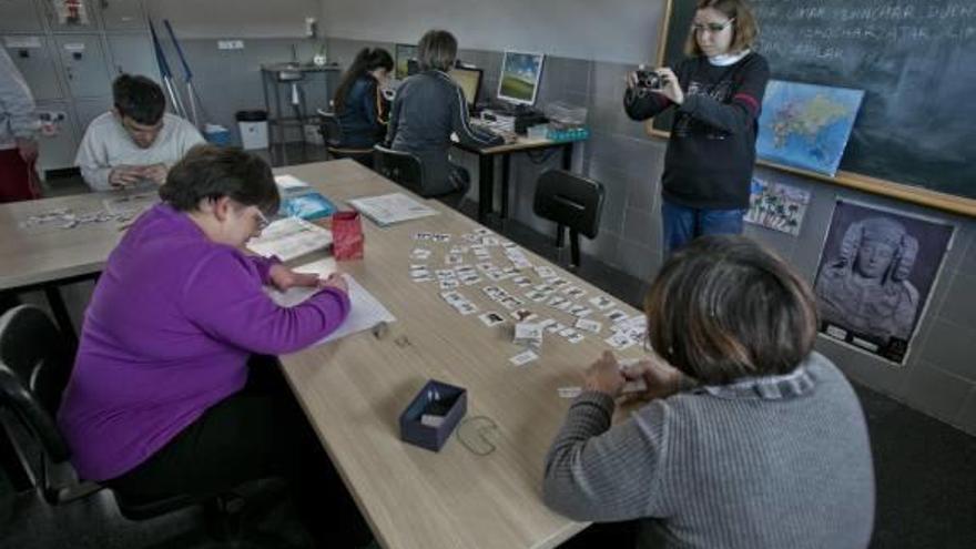 Los talleres de centro y la esculturas del proyecto.