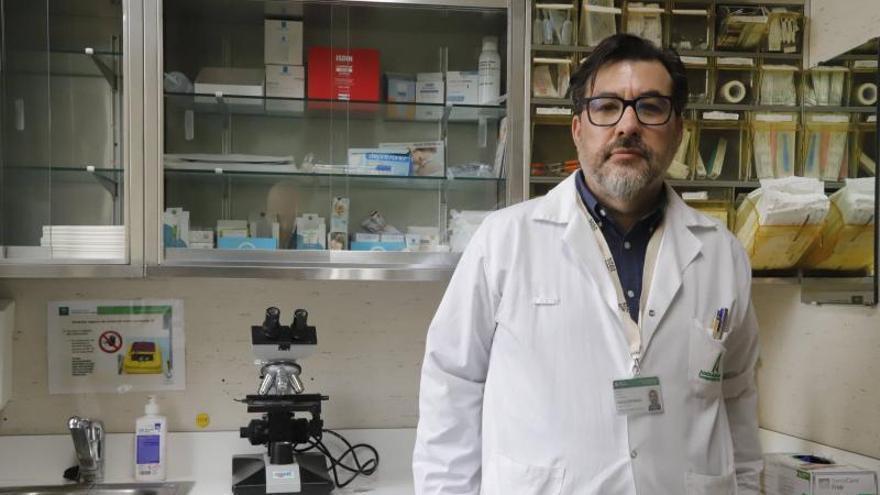 Manuel Galán, especialista en Dermatología del hospital Reina Sofía