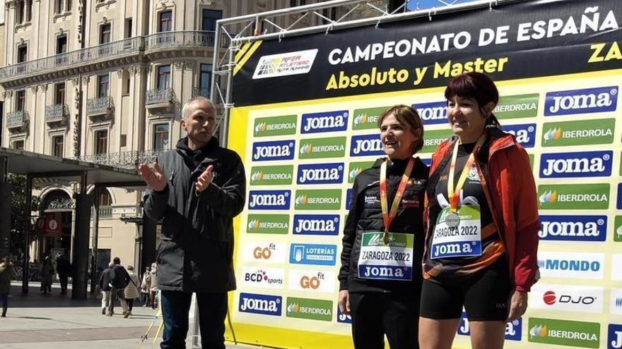 Aure López posa con su medalla de plata en Zaragoza