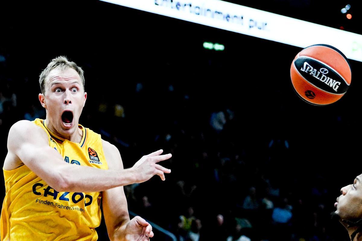 Luke Sikma no ha esperado más al Barça y firma por el Olympiacos