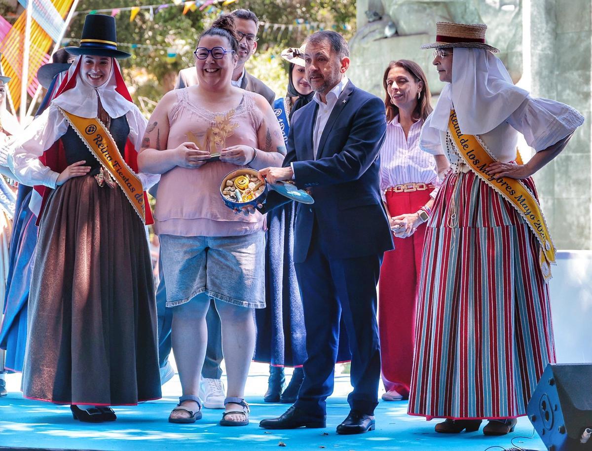 Entrega de premios de la XLIX Exposición Regional de Flores, Plantas, Artesanía Tradicional Canaria y Libros.