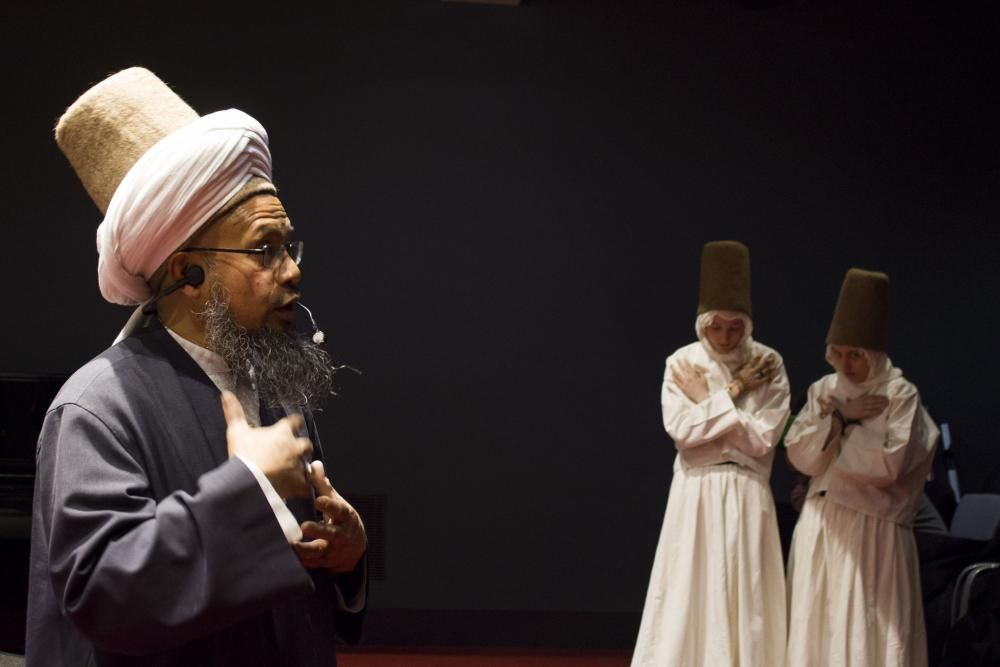 Exhibición de danza sufí (derviches turcos)