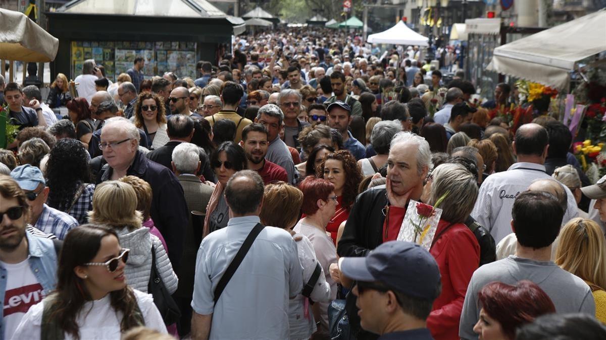 Ambiente en La Rambla este mediodía.