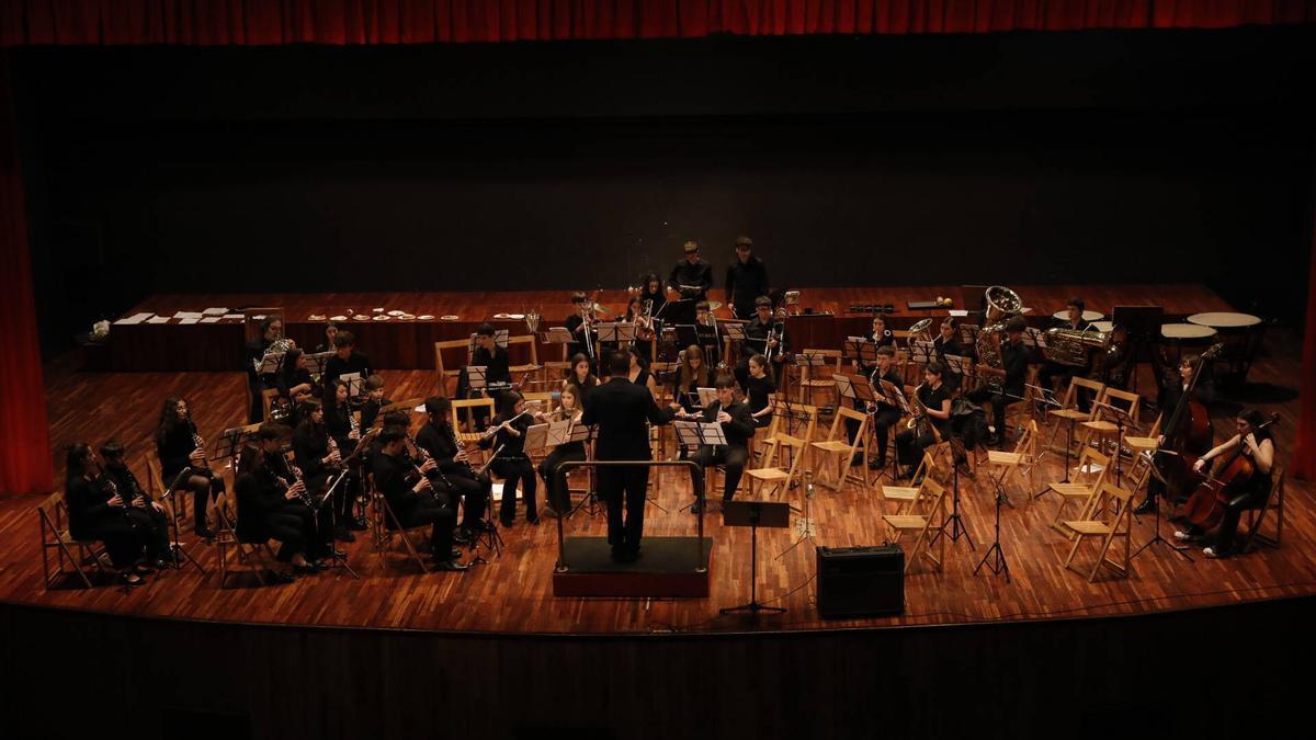 Una de las bandas sinfónicas, ayer, en la Casa de Cultura.