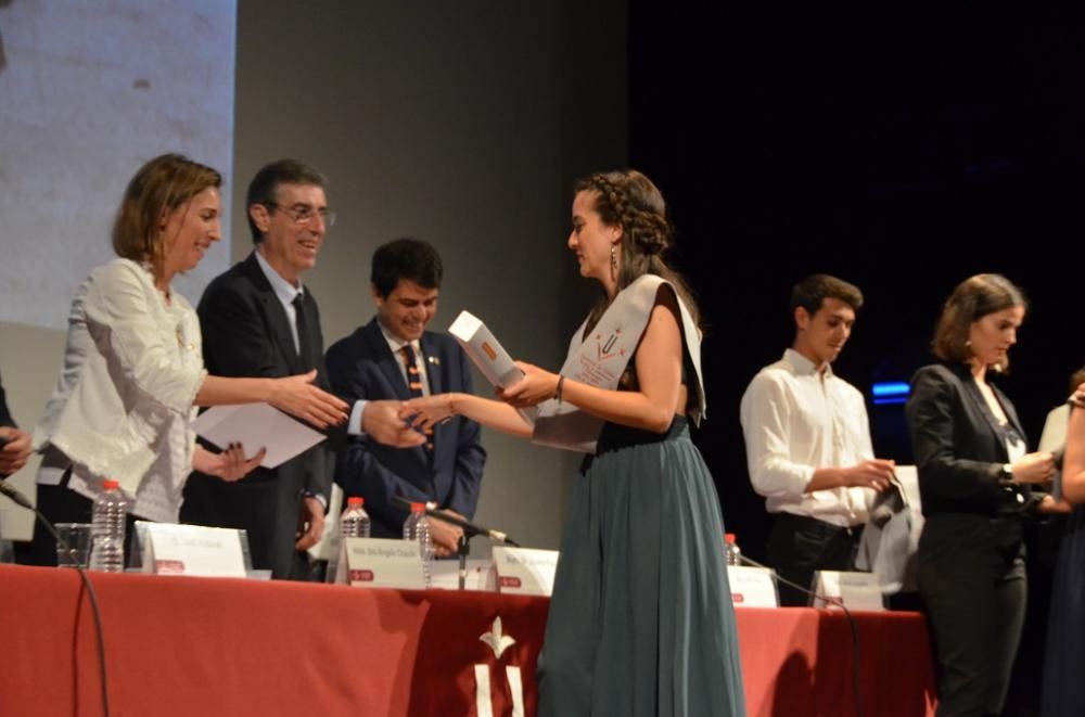 Acte de graduació dels primers infermers de la UdL a Igualada