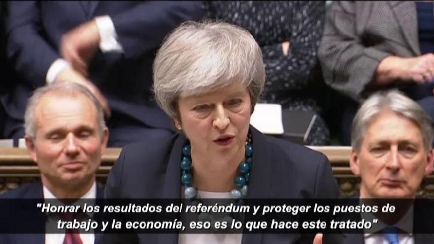 May retrasa la votación sobre el Brexit para evitar una derrota