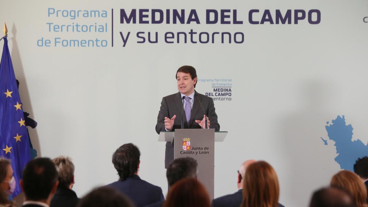 El presidente de la Junta de Castilla y León, Alfonso Fernández Mañueco, presenta el Programa Territorial de Fomento para Medina del Campo.