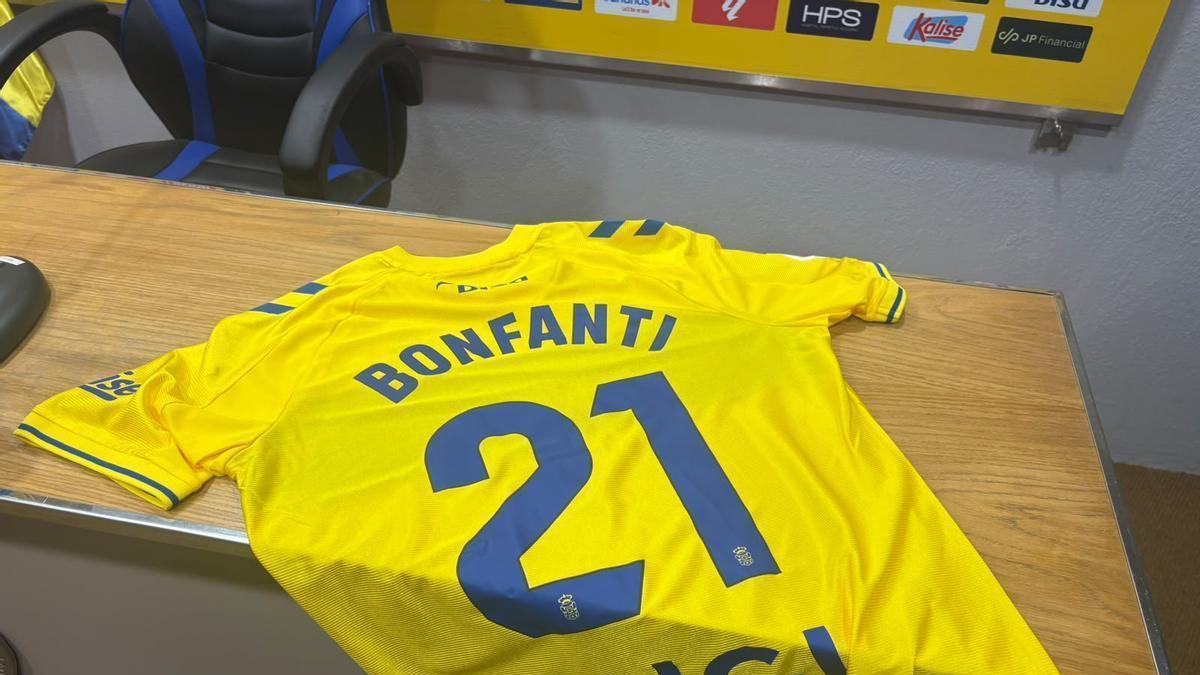 los portadores del icónico ’21’ de la UD Las Palmas que ahora hereda Bonfanti