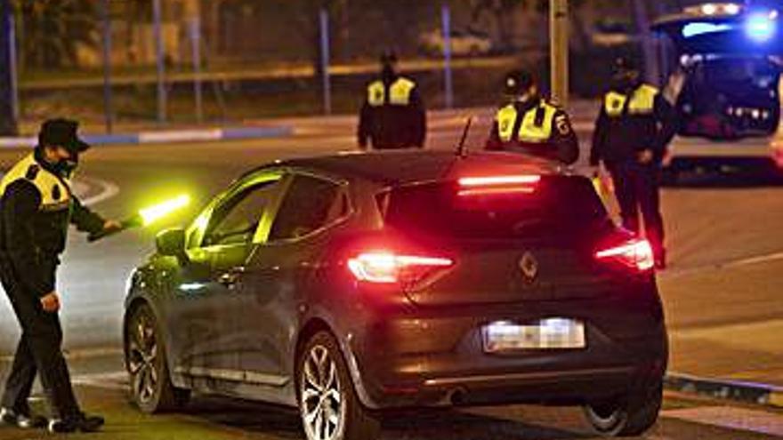 Control de agentes en Canet. | TORTAJADA