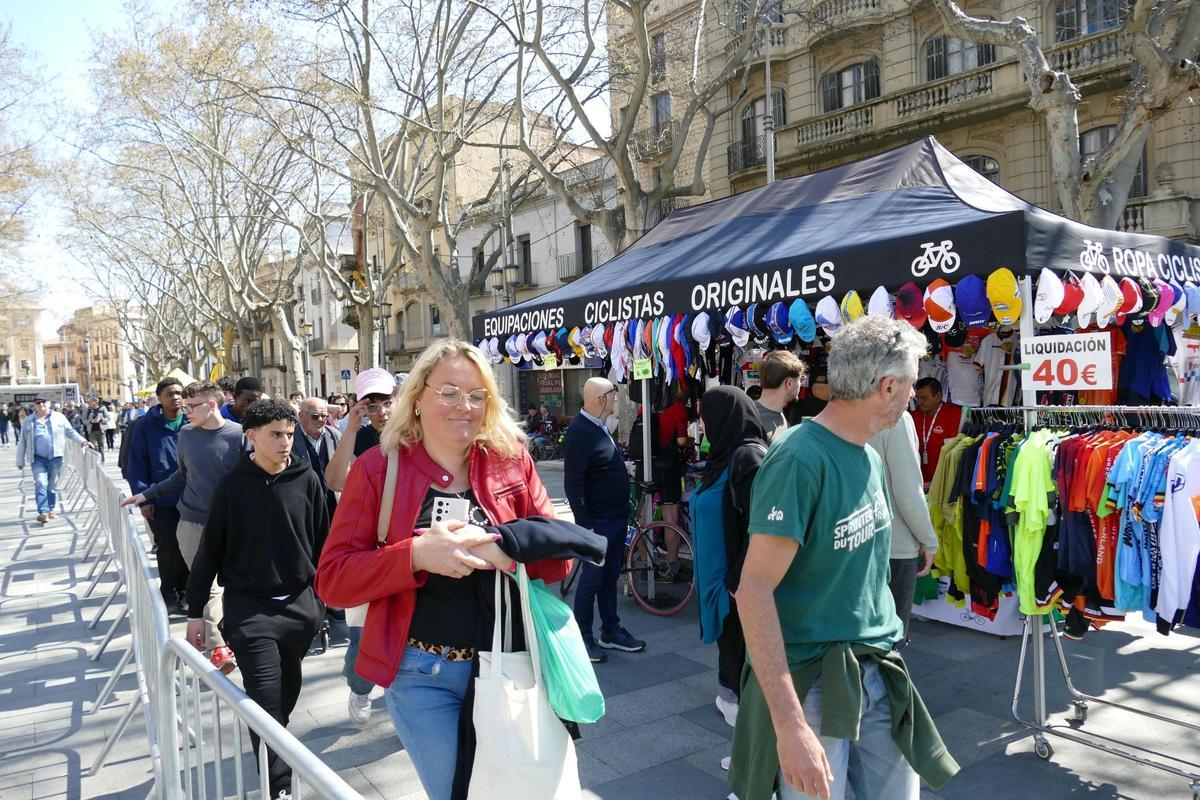 EN IMATGES | La 105a Volta Catalunya inicia la seva segona etapa des de la Torre Galatea de Figueres