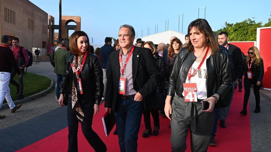 La división en el PSOE de Aragón se agrava tras la renuncia de una fiel a Lambán al Comité Federal elegido