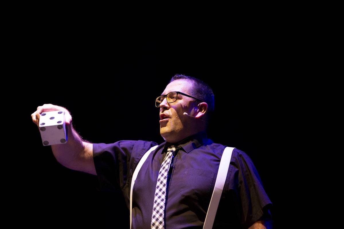 Galería | Finaliza el festival de magia de Cáceres con O Mago Paco Galería | Finaliza el festival de magia de Cáceres con O Mago Paco