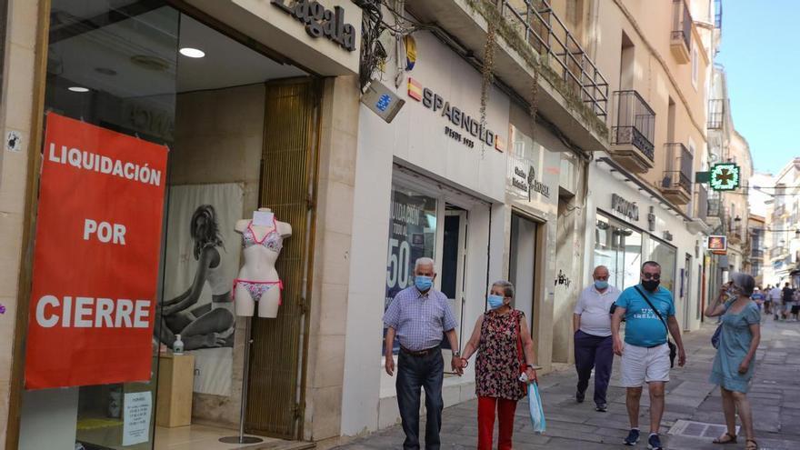 'Se traspasa': Gran acogida al plan que busca evitar el cierre de negocios familiares en Extremadura