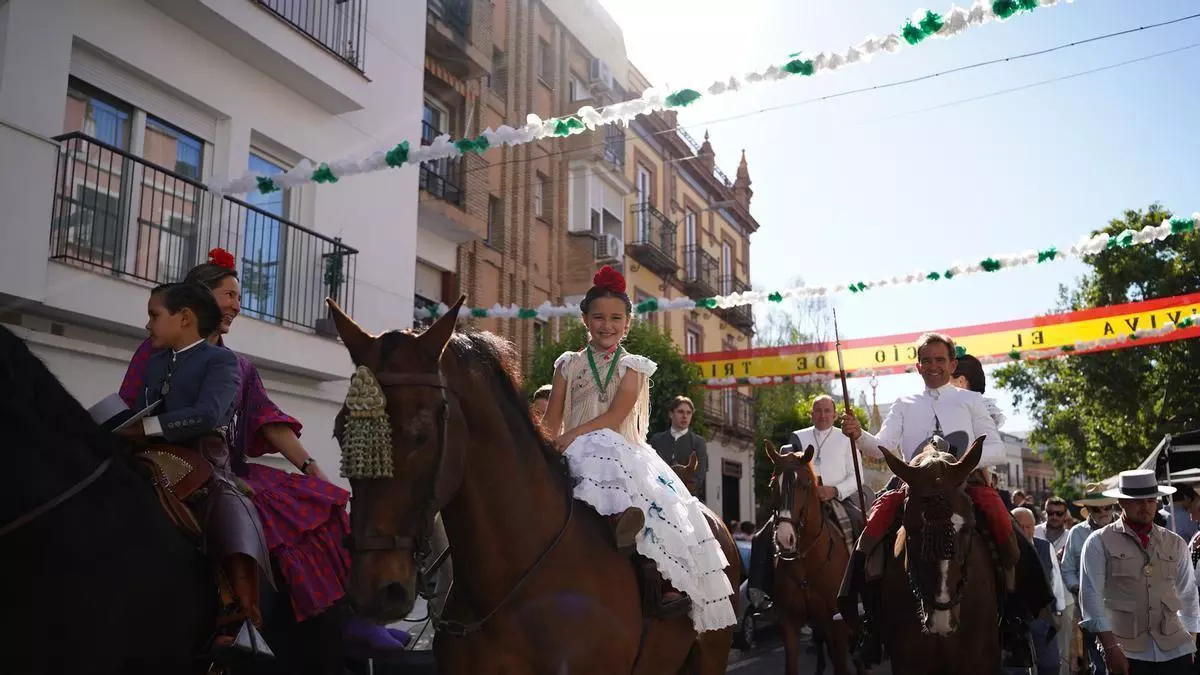 VÍDEO | La Hermandad del Rocío de Triana emprende el camino a la aldea almonteña