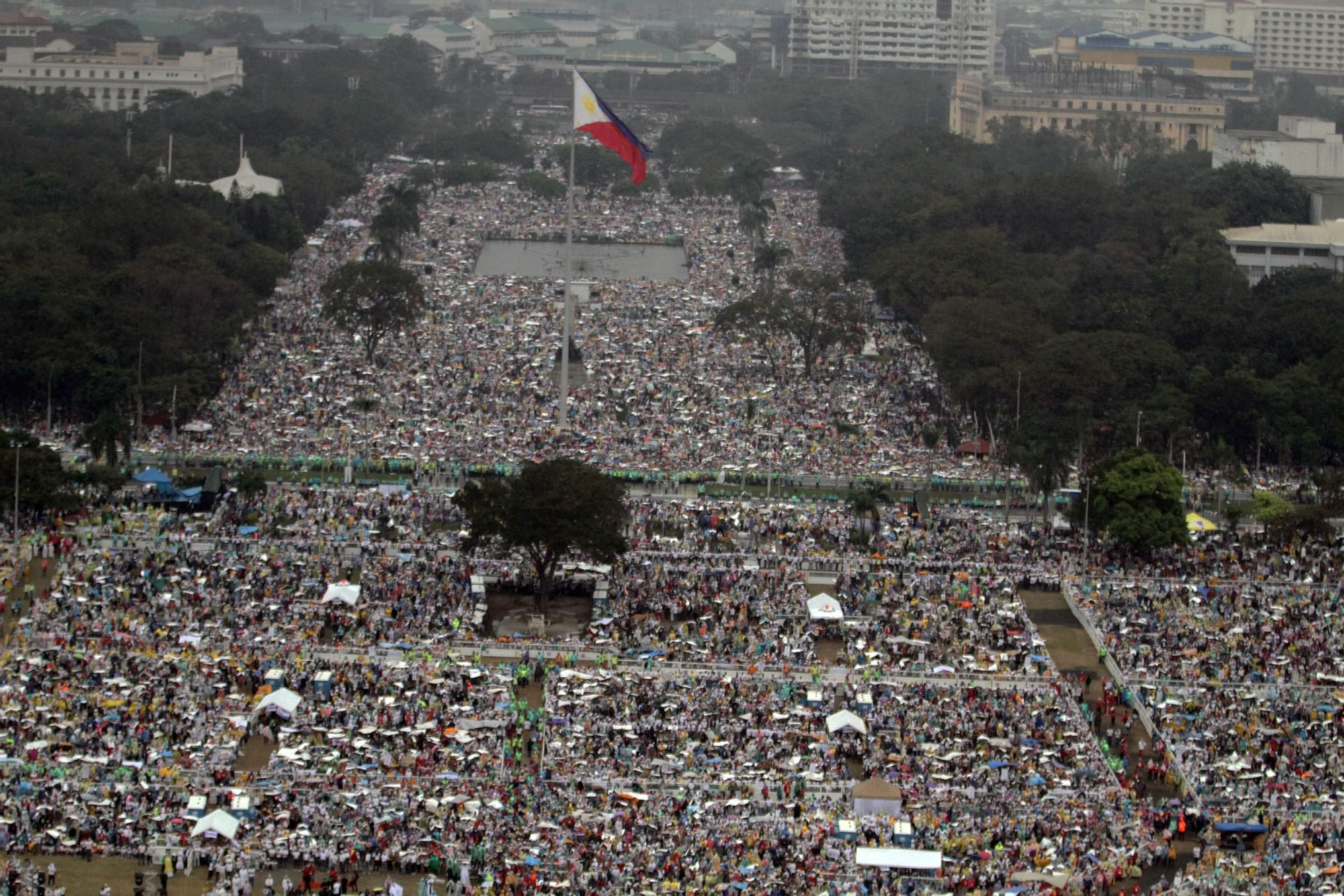 millones-personas-acuden-misa-papa-manila.jpg