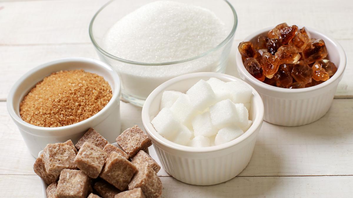 El azúcar, sea moreno o blanco refinado, es perjudicial.