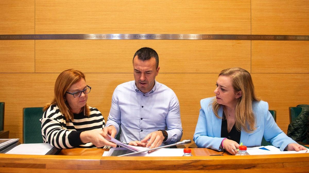 Reme Mazzolari, Vicent Mompó y Natàlia Enguix, en una imagen de archivo..