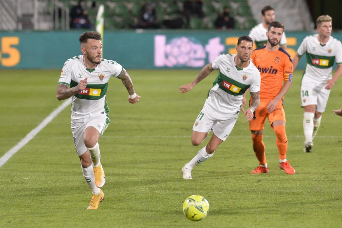 Josan, Tete Morente y Gayà, en el derbi de 2020.