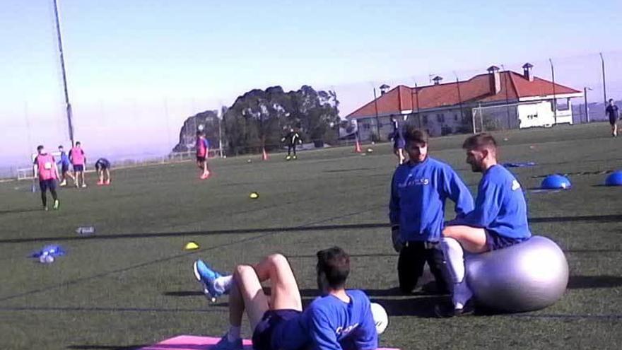 Nacho Méndez, Esteve Peña y Álex Arias, ayer, en Miranda.