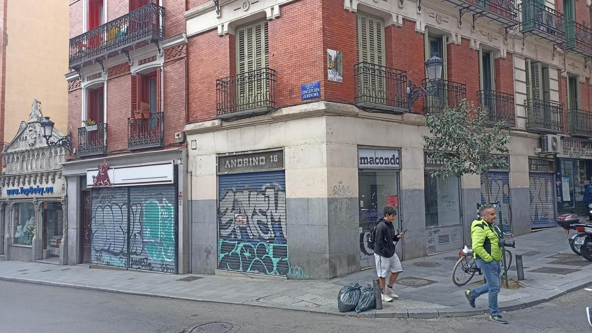 Varias tiendas de mayoristas cerradas en Concepción Jerónima.