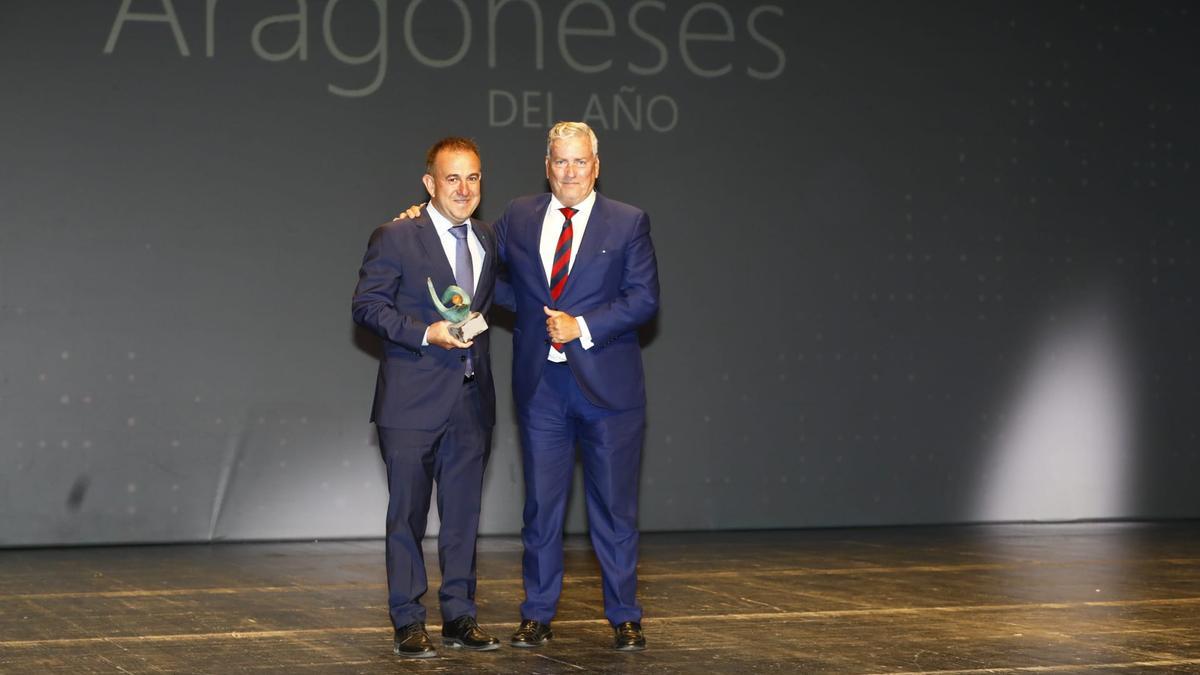 Antonio Mayoral, director general de MasterD, recoge el premio Aragonés del Año 2023 en la categoría de Empresa