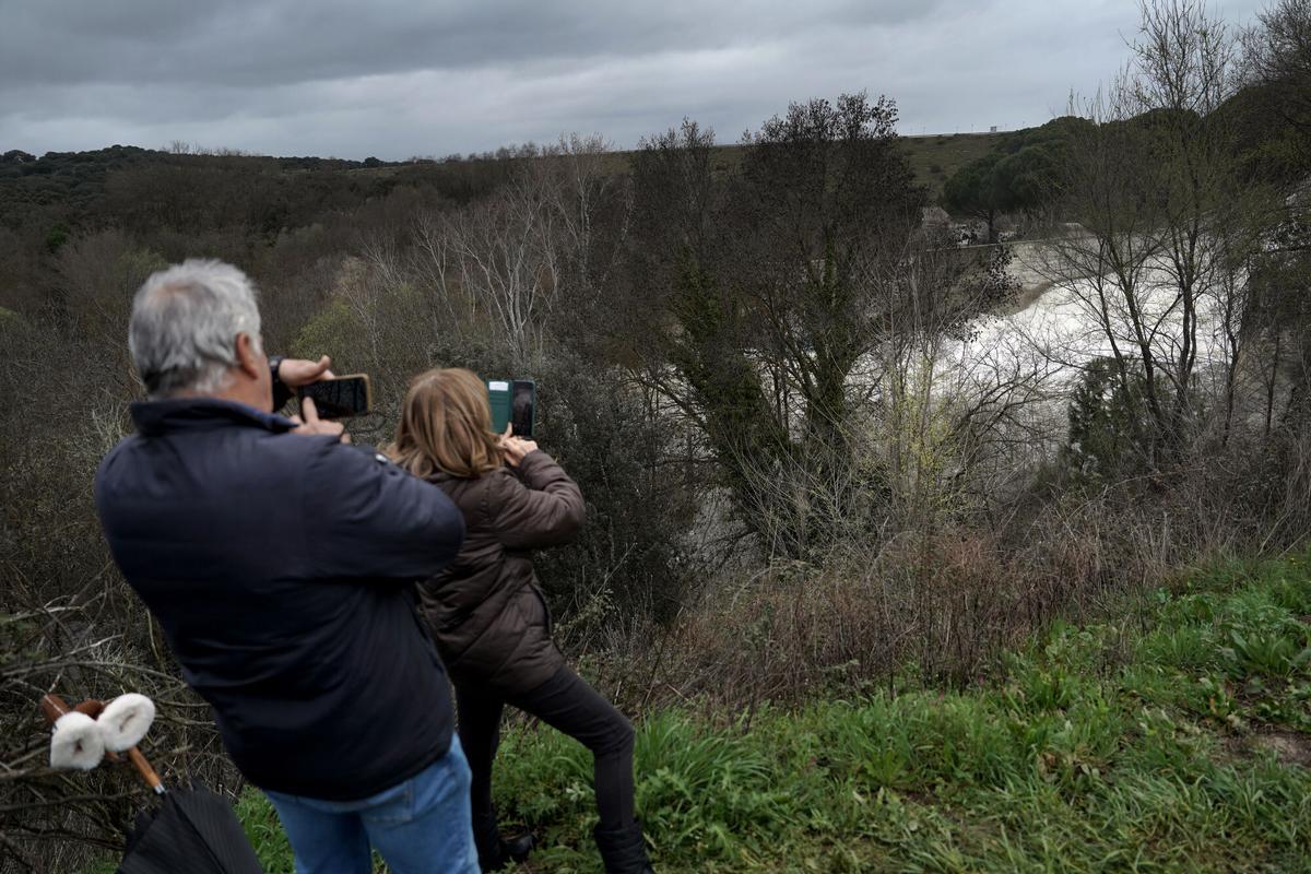 El Manzanares entra en nivel rojo por riesgo de inundaciones 