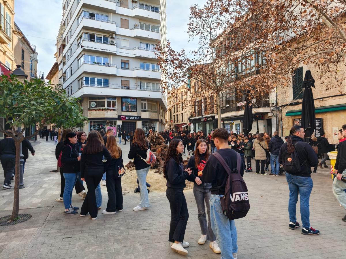 Manacor se rinde a los 'foguerons'