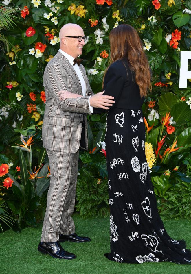 Julia Roberts, con un vestido con bordados personalizados de Alexander McQueen