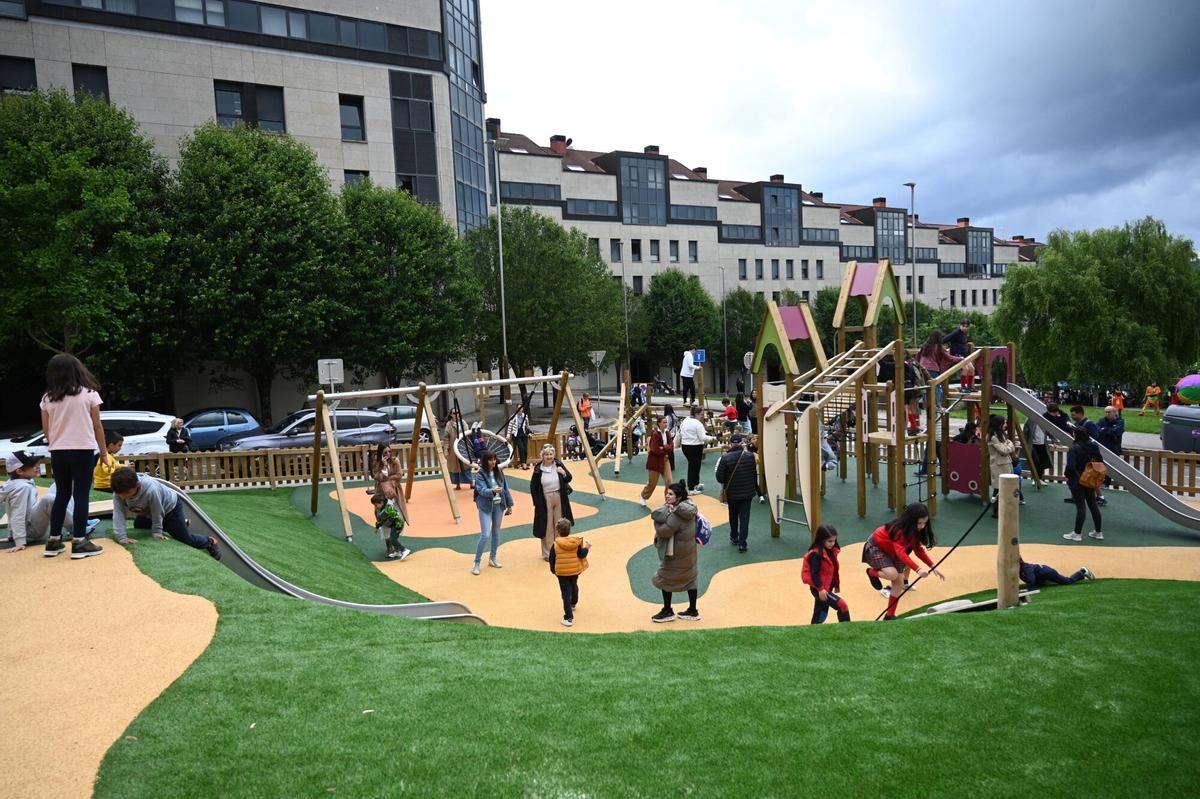 PONTEVEDRA.Inaguración del parque infantil de la Plaza das Regas